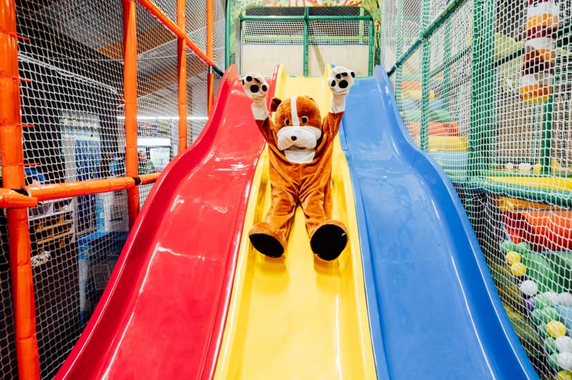 Klaar voor actie? Zoef samen naar beneden van de glijbanen!