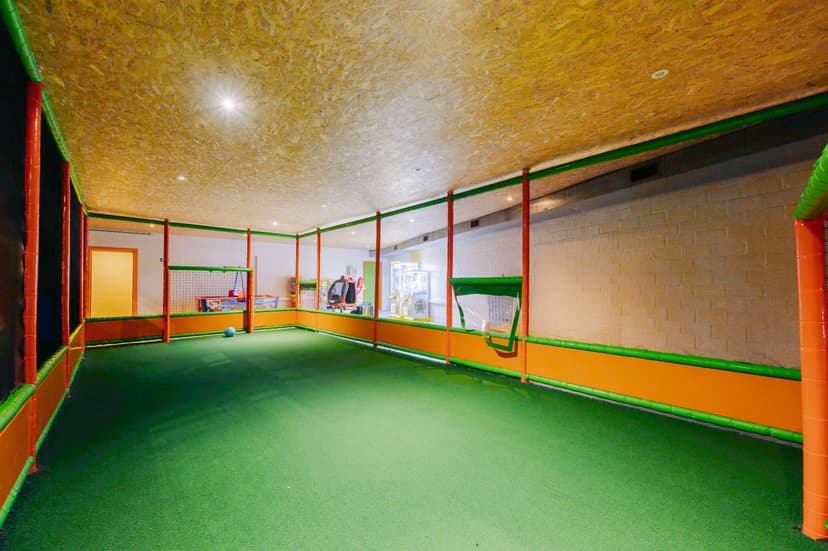 Voor kleine voetballers: spelen, passen en scoren.